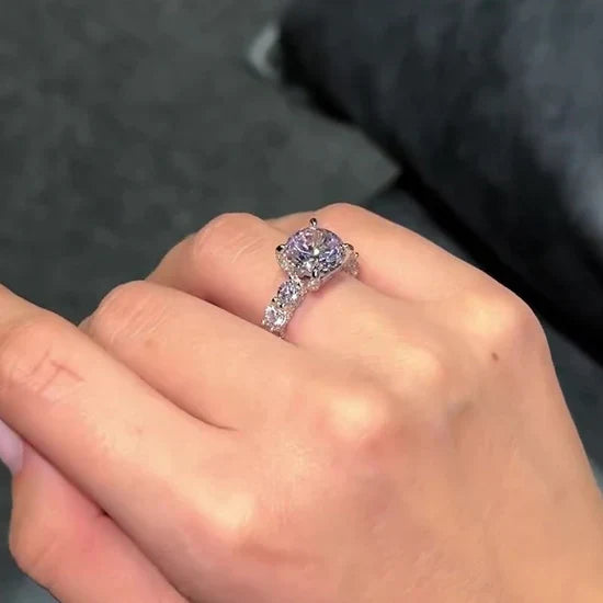 Crystal Radiance Silver Ring – Elegant White Spark